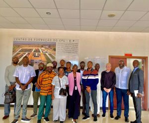 ESTUDANTES DO IPGEST REALIZAM VISITA DE ESTUDO AO CFL